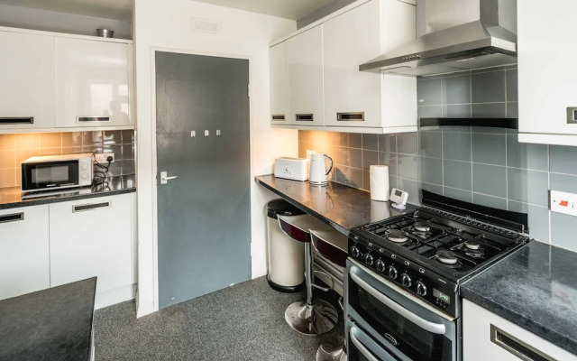 Spacious 3Br Flat With Balcony Near Tottenham Hale