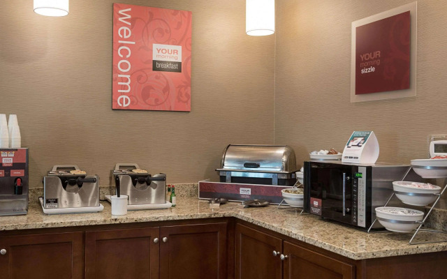 Comfort Suites Bridgeport - Clarksburg