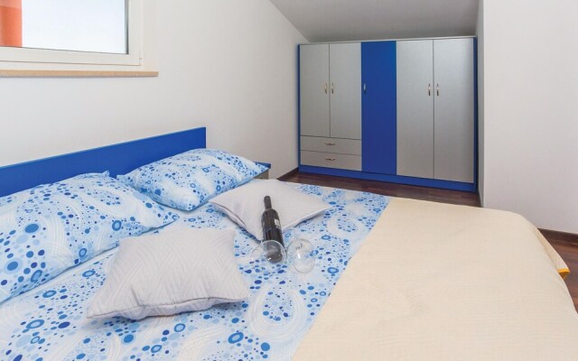 Nice Apartment in Makarska With 1 Bedrooms and Wifi