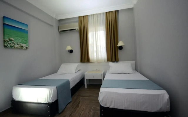 Two Seas Hotel