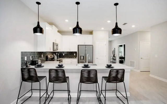 9BR Villa with Game Room & Theater