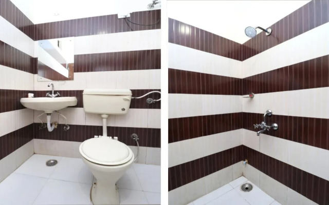 Hotel Lions Den By OYO Rooms