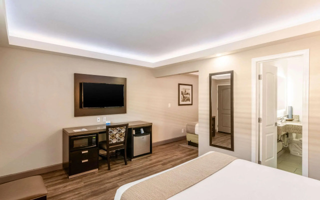 Inn at 50 at Long Beach Convention Center