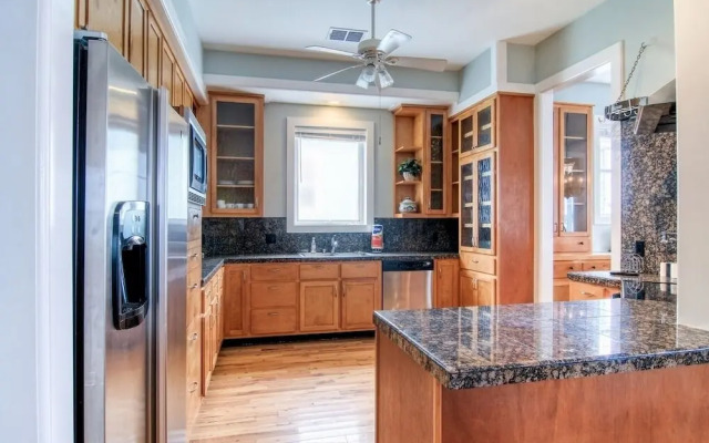 Relaxation Station - 4 Br Home