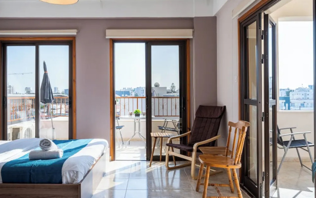 Ani's Studio With Terrace in Larnaca