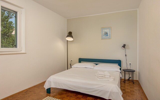 Stunning Home in Malinska With Wifi and 3 Bedrooms