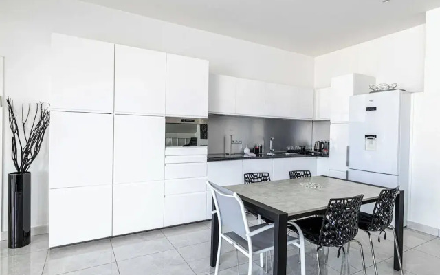 Luxury Penthouse 120ma2 in the Heart of Cannes