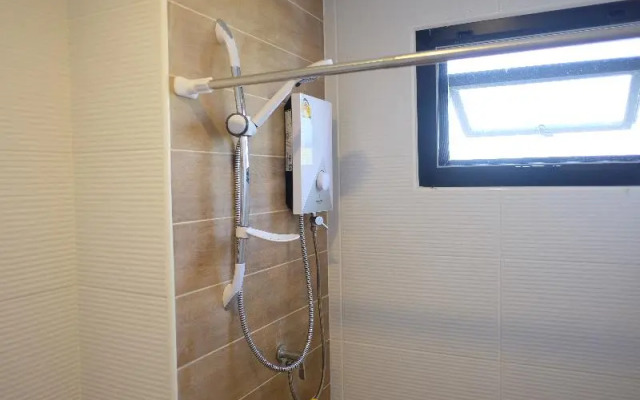 Prix Hotel Chiangmai Gate By Zuzu