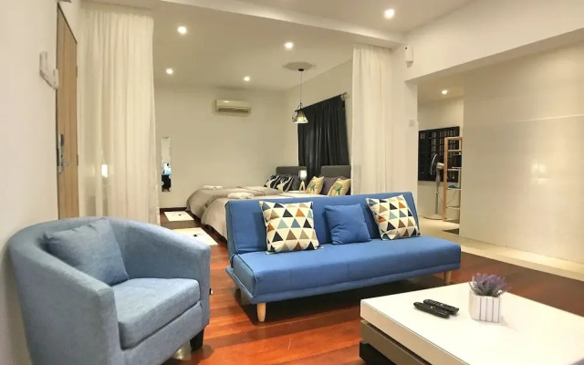 iBook8 Superior 1 Bedroom Gurney Suites  by iBook Homestay