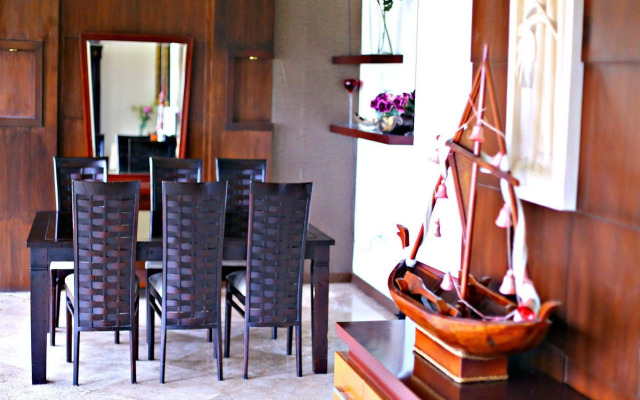 De Bukit Dago Villa by HouseinBandung