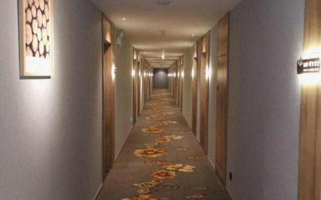 Yahao Selected Hotel (Jinfeng Branch)