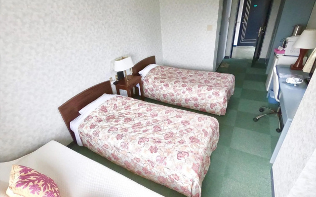 Pension Moon Villa – Guest Rooms – Onna