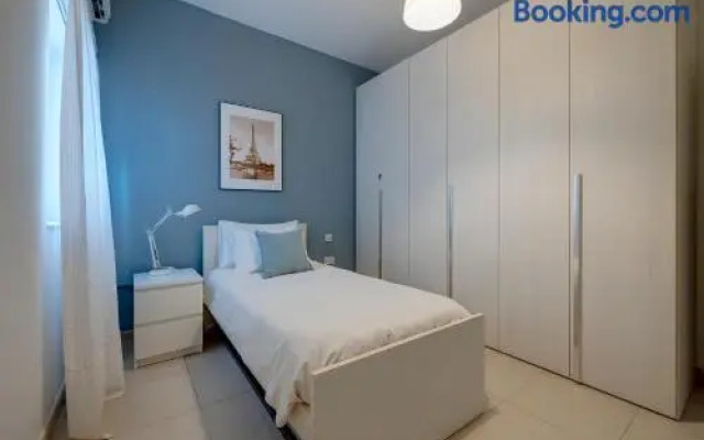 Seaside Bliss 3BR Holiday Apartment Sliema