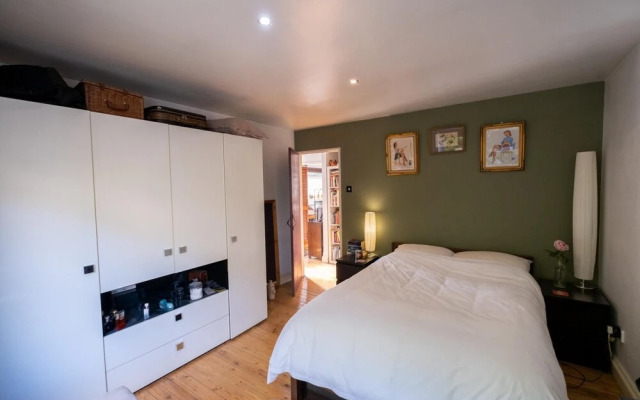 Fantastic 2BD House in the Heart of Dulwich