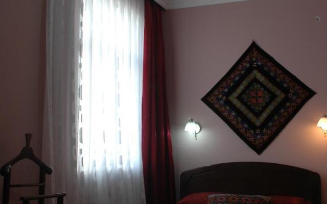 Jipek Joli Hotel