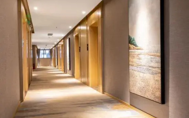 Qiaojun Hotel (Zhanjiang Dingsheng Plaza Luchuan Avenue Middle)