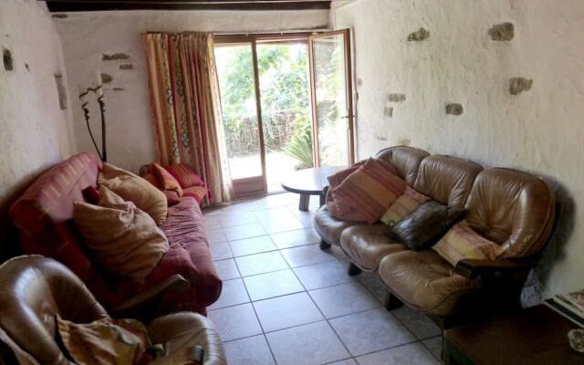 House With 3 Bedrooms in Saint-hilaire-peyroux, With Enclosed Garden and Wifi