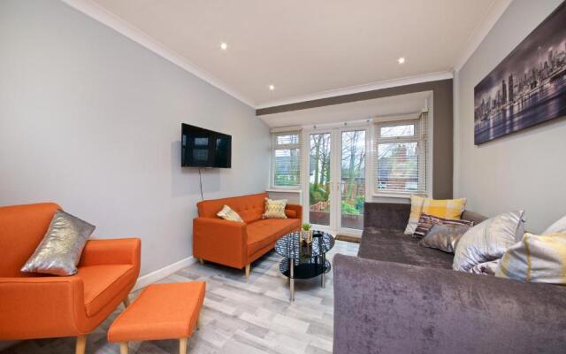 Beautiful Cozy Home With Free Parking
