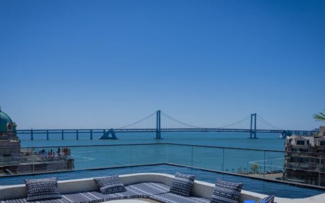 Dalian Jinshi Designer Homestay