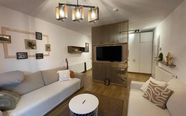 Pine Tree Residence
