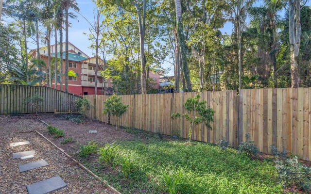 Park Avenue Townhouse Retreat Brisbane Sleeps 10