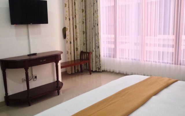 Padma Laguna Guest House