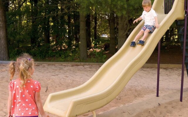 Sierra Sands Family Lodge