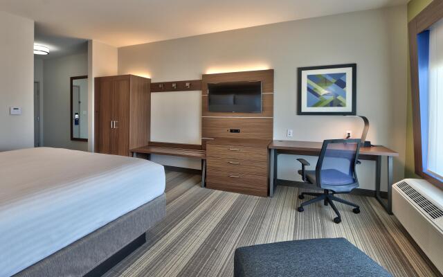 Holiday Inn Express & Suites Houston East - Beltway 8, an IHG Hotel