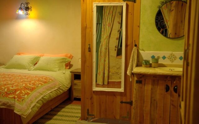 The Well Guesthouses - Home in the Old City