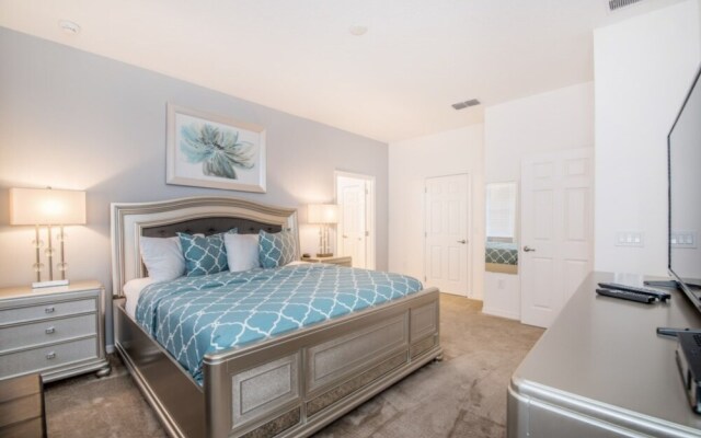 11 Bedroom 9.5 Bathroom 4792sq Foot Villa 7000os