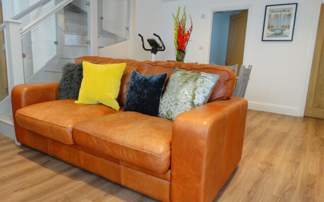 Spacious Apartment in Winchester