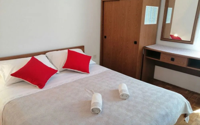 Apartments Pharos