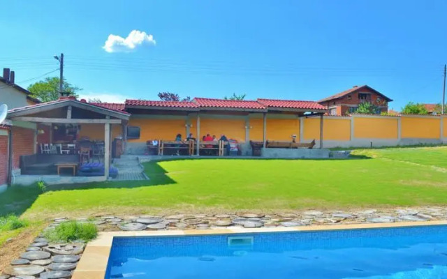 Villa Aya