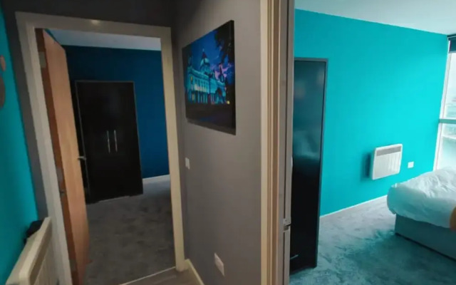 2BR Stunning City Centre Apt