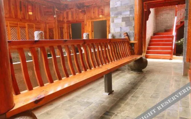 Jianshui Yanqitang Private Courtyard Inn (Jianshui Ancient City Small Train Store)