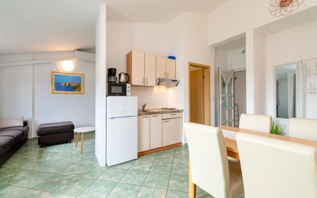 Beautiful Apartment in Zadar With Wifi and 2 Bedrooms