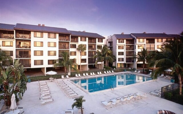 Santa Maria Harbour Resort 4 Br condo by RedAwning