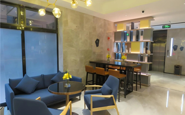 Echarm Hotel (Nanchang Bayi Square Subway Station Wushang MALL)