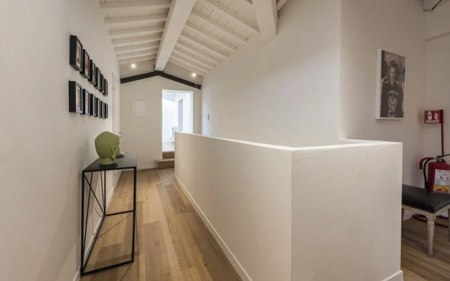 Salutati Apartments by MMega