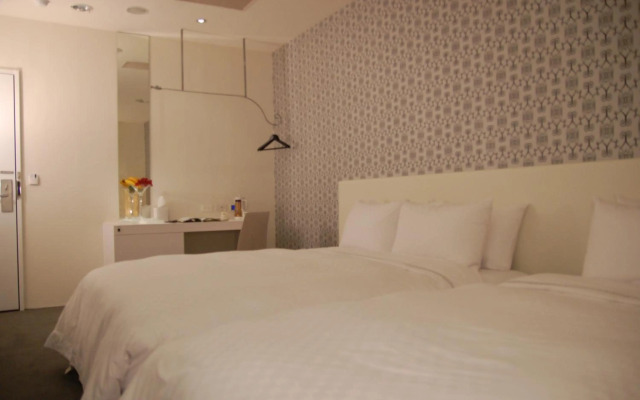 Hotel Purity