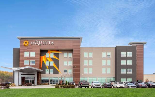 La Quinta Inn & Suites by Wyndham Shorewood