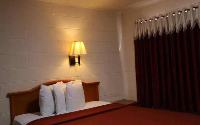 Frontier Motel