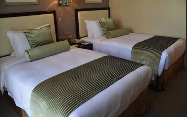 Regal Plaza Hotel & Residence Waigaoqiao