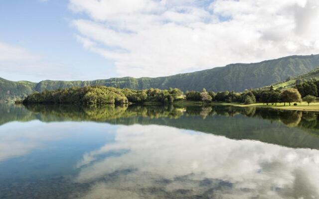 Sete Cidades Lake Lodge