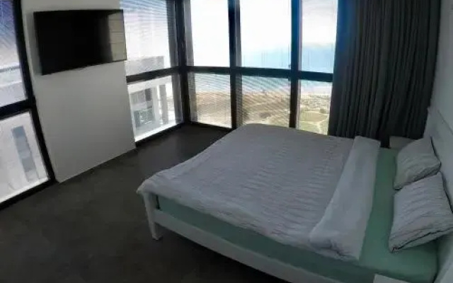 35th floor on the sea