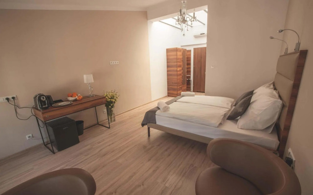 Pergamin Royal Apartments