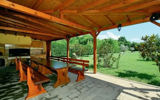 Awesome Home in Umag With 2 Bedrooms