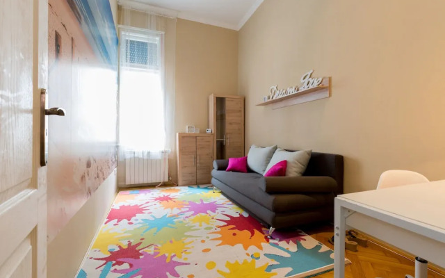 Luxurious 2 bedrooms apartment downtown