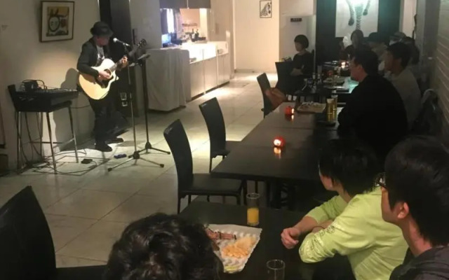 Hamilton Hotel Black