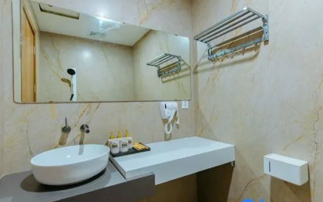 Paradise Bay Hotel - Vinhomes Ocean Park 3 – Bathroom – Van Giang